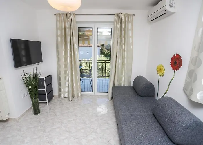 Silvano 招待所 3*